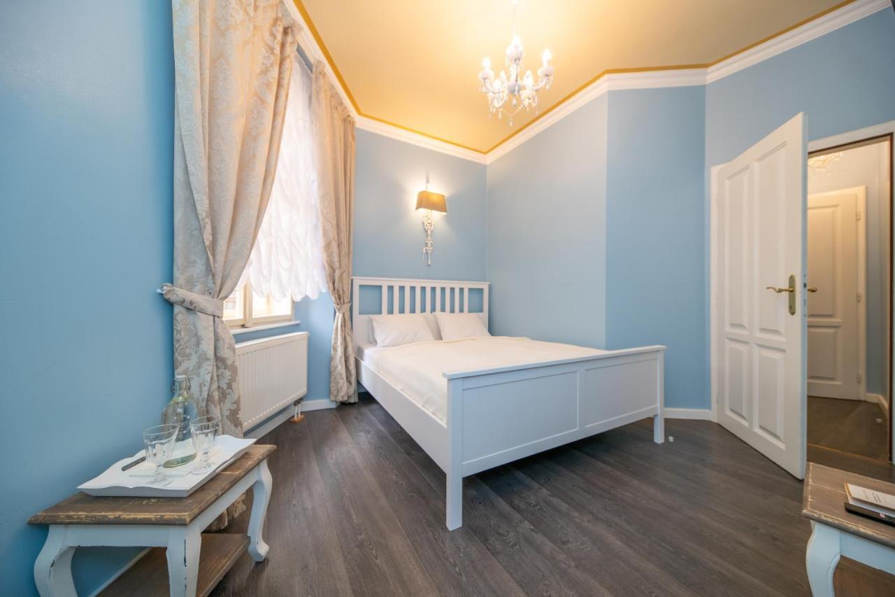 Cathedral Prague Apartments ภายนอก รูปภาพ